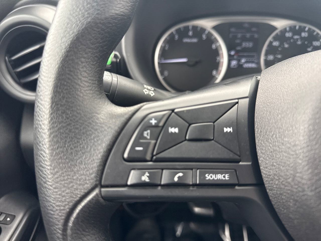 Used 2024 Nissan Kicks S image 25