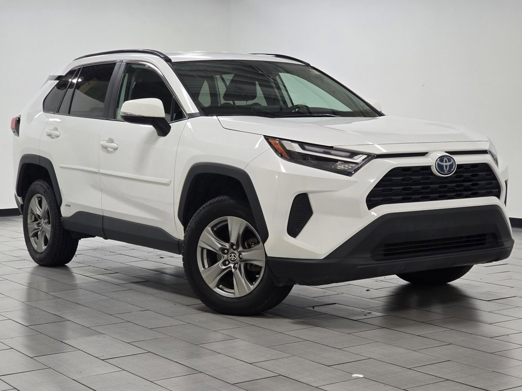 Used 2024 Toyota RAV4 LE image 2