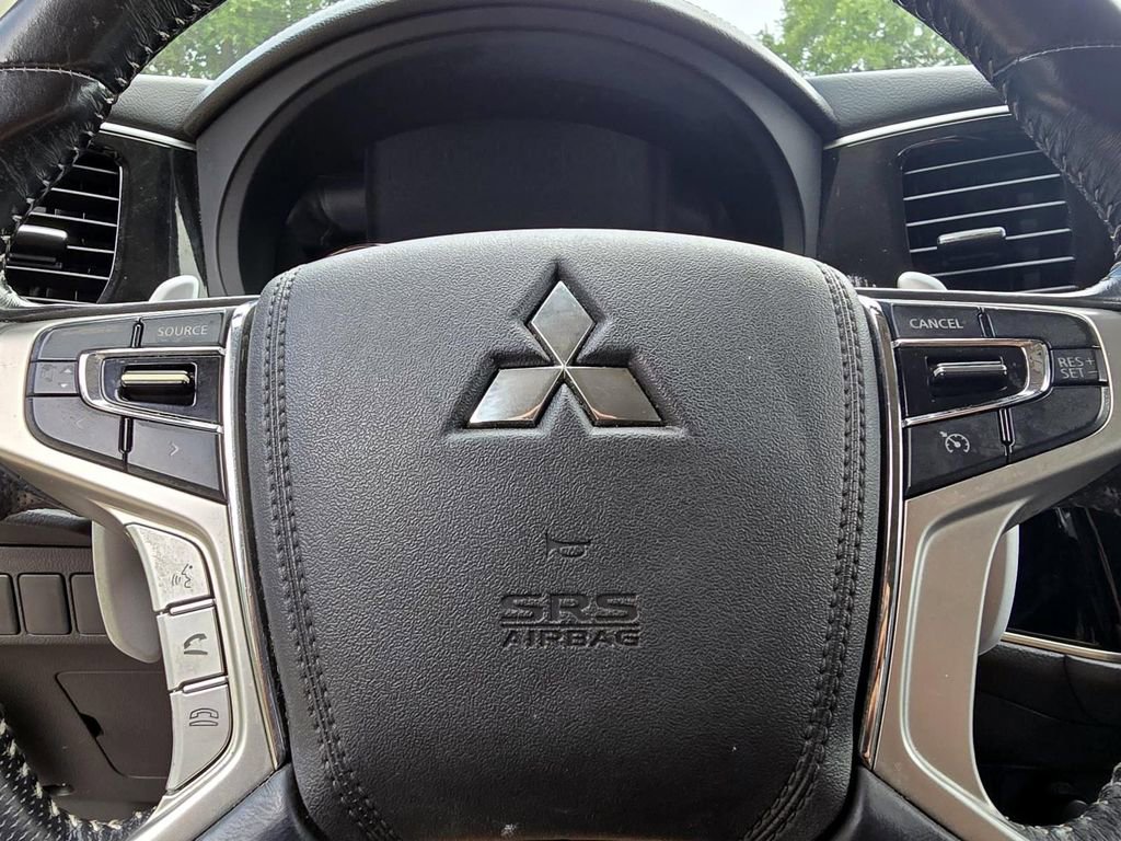 Used 2018 Mitsubishi Outlander SEL image 13