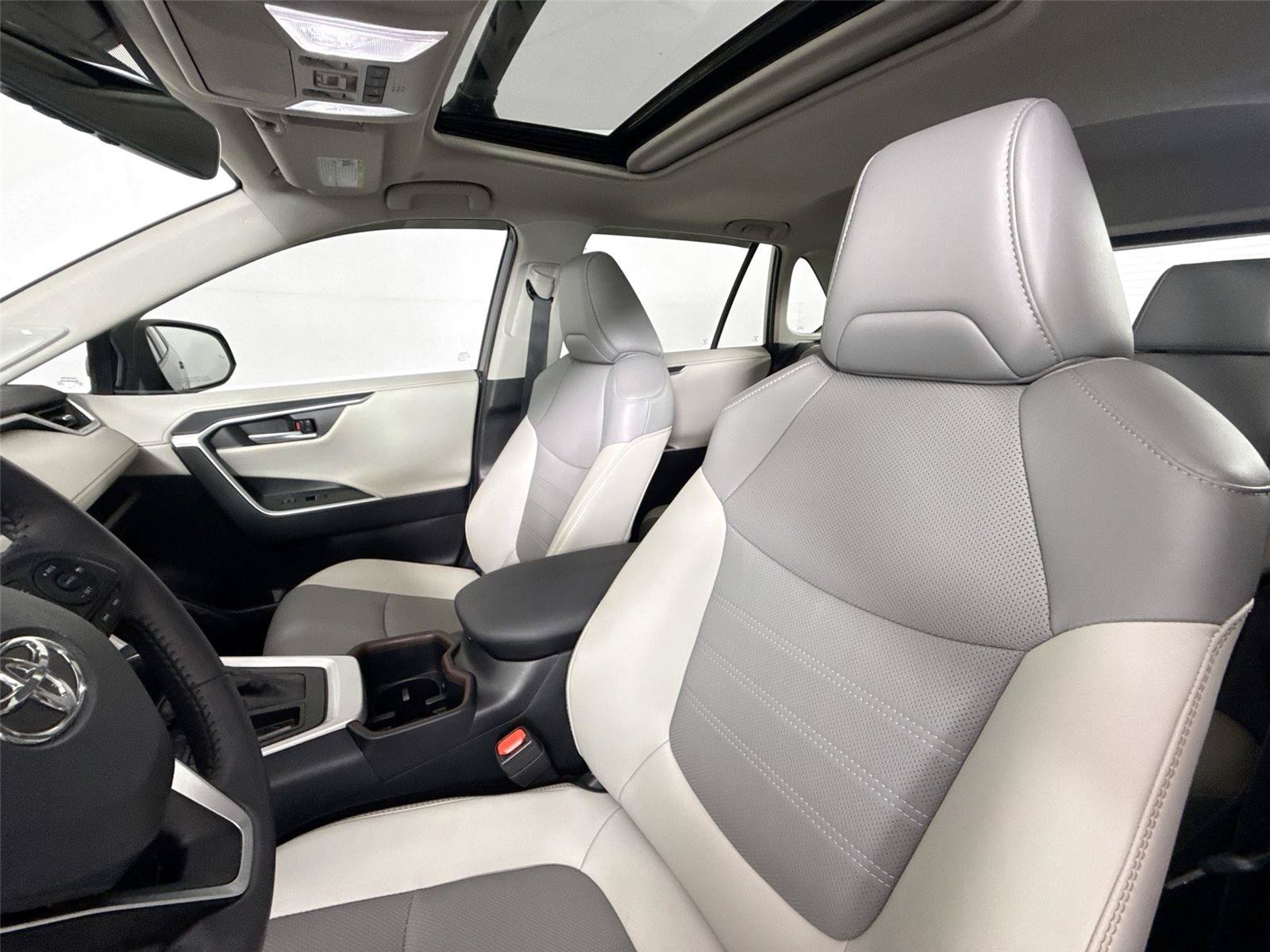 Certified 2025 Toyota RAV4 Limited FWD image 3