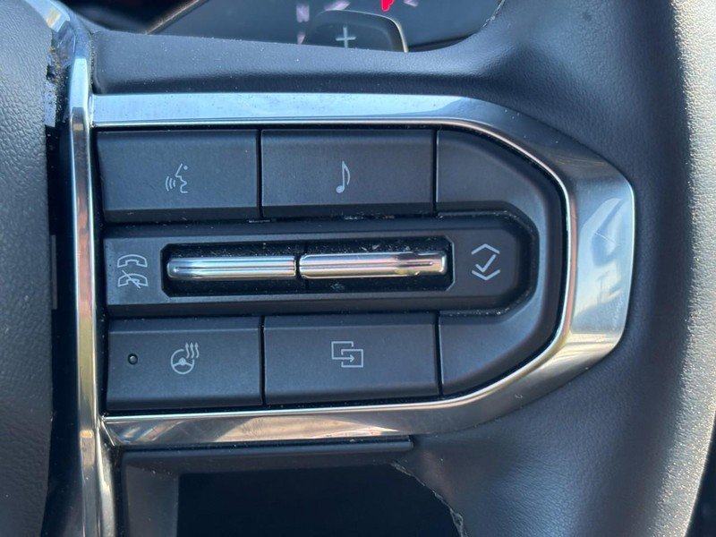 Used 2025 GMC Acadia Elevation image 20