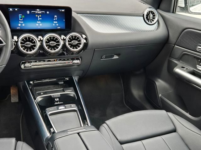 Certified 2025 Mercedes-Benz GLA 250 4MATIC image 33