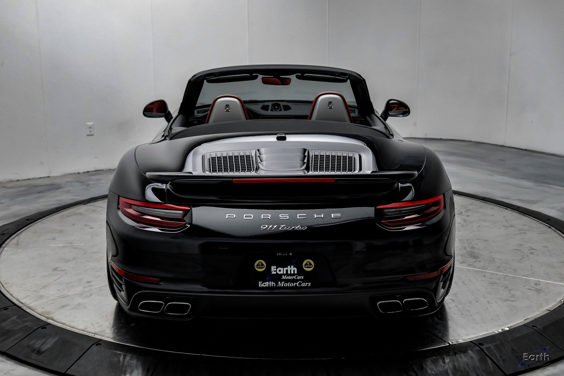 Used 2019 Porsche 911 Turbo image 15