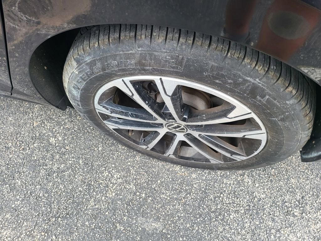 Used 2025 Volkswagen Jetta Sport image 12