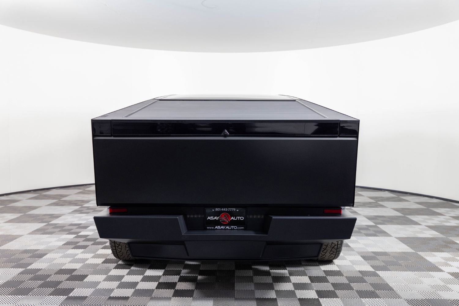 Used 2024 Tesla Cybertruck AWD Crew Cab image 6