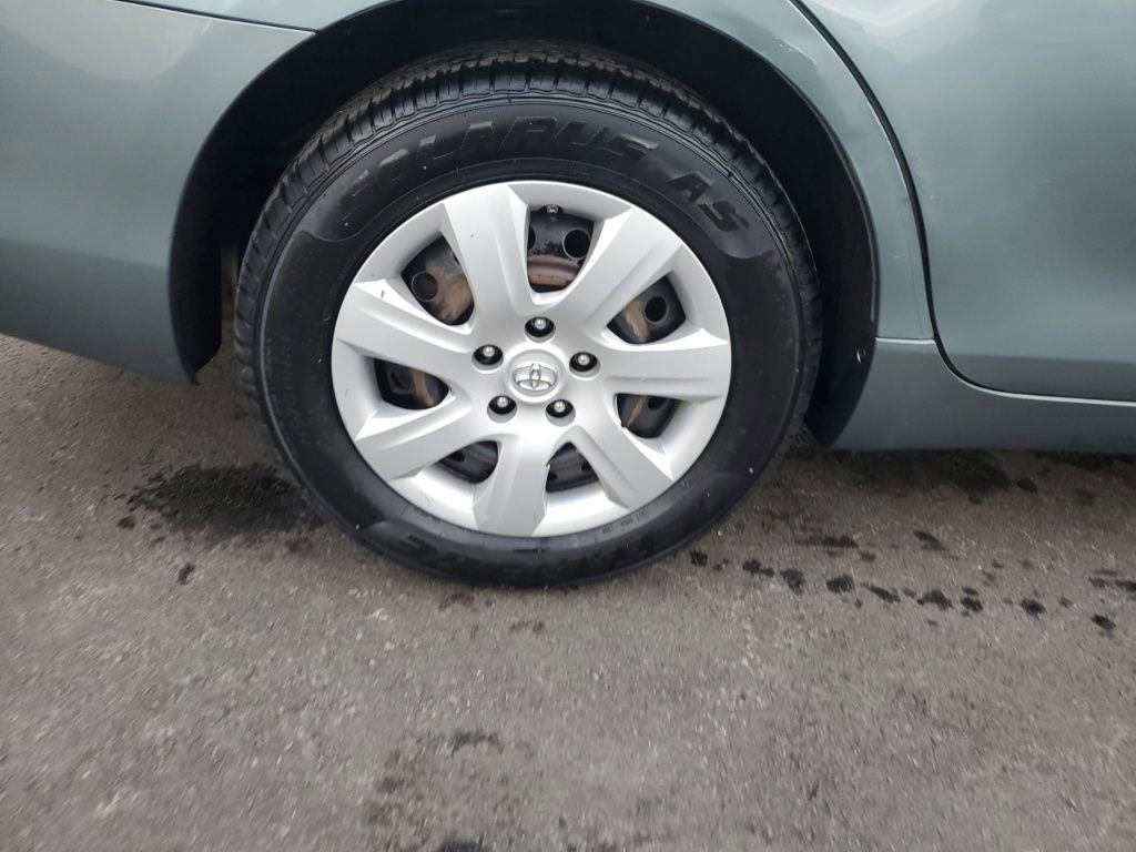 Used 2011 Toyota Camry LE image 10