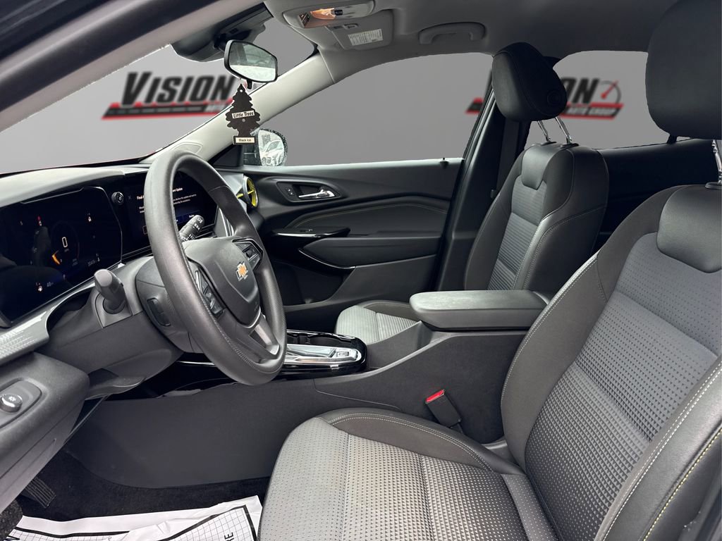 Used 2024 Chevrolet Trax LT image 9