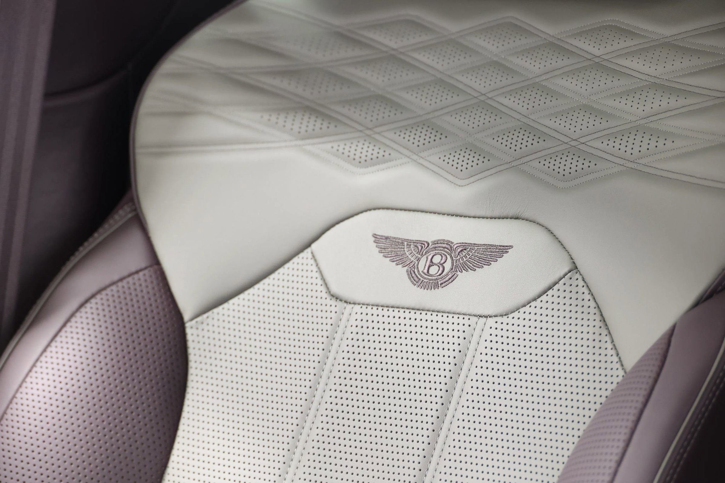 Used 2023 Bentley Bentayga Extended Wheelbase image 61