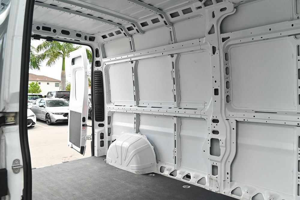 Used 2024 RAM ProMaster 2500 w/ Convenience Group FWD image 12