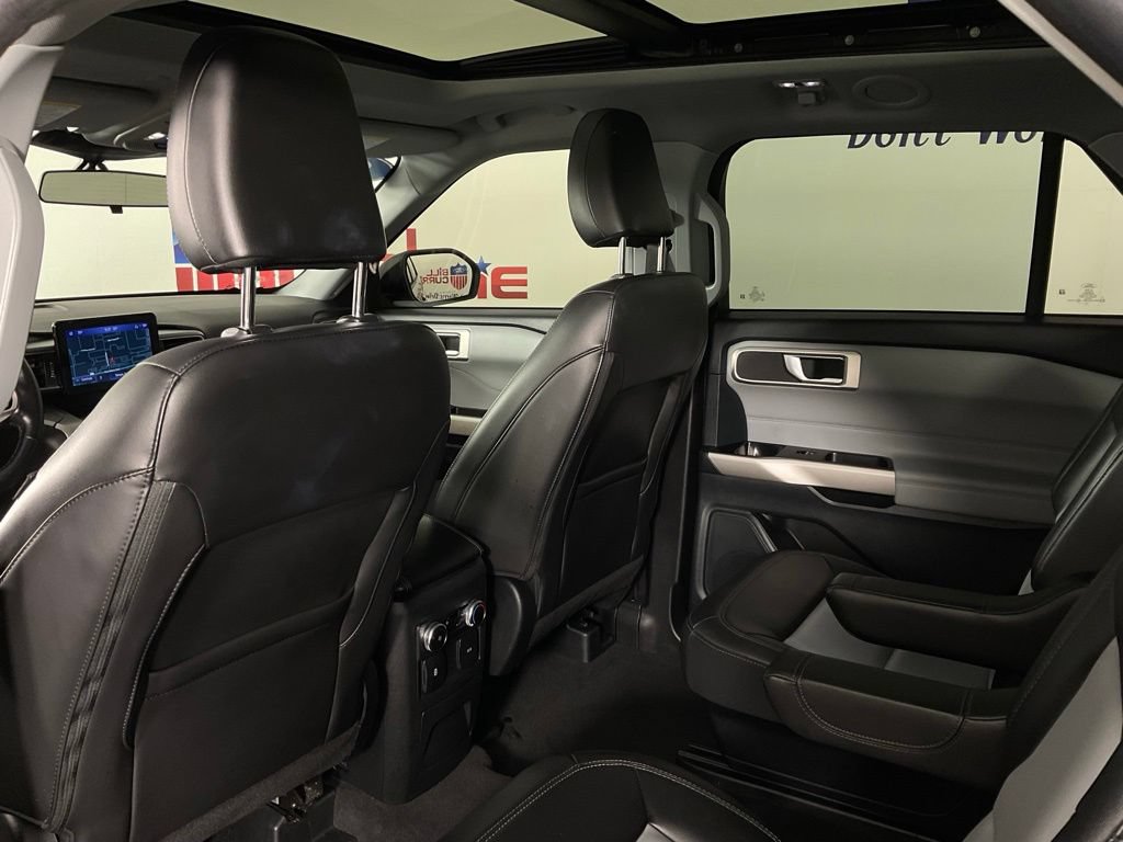 Certified 2022 Ford Explorer XLT w/ Equipment Group 202A AWD/4WD image 15