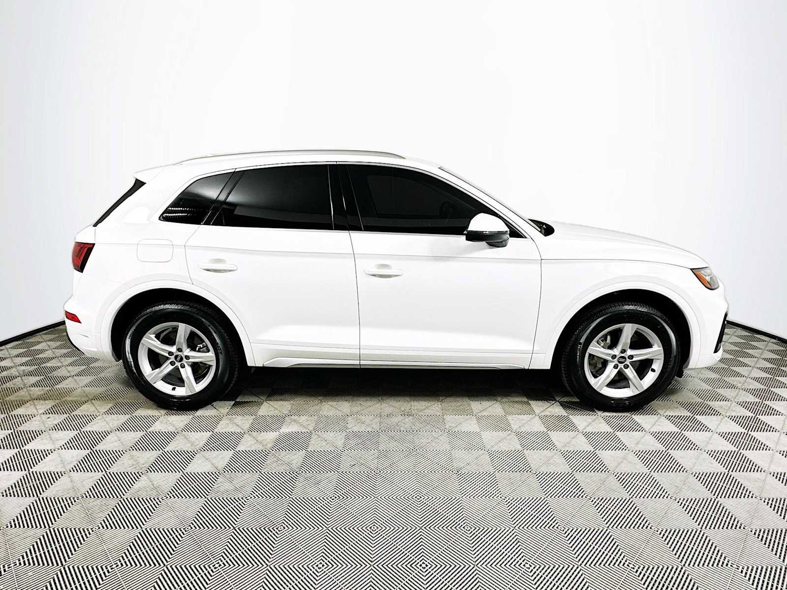 Certified 2023 Audi Q5 2.0T Premium AWD/4WD image 8
