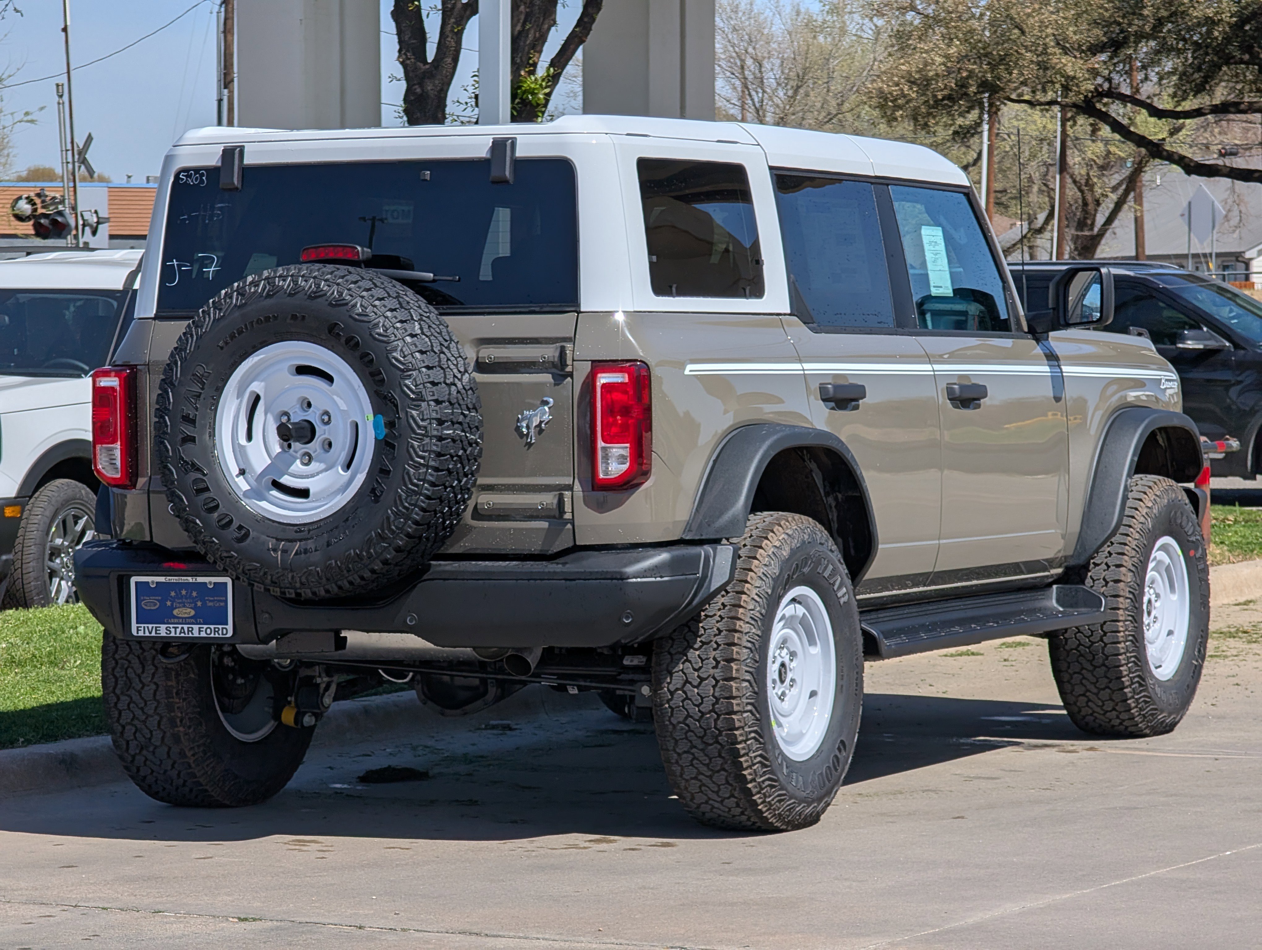 New 2026 Ford Bronco Heritage Edition image 4