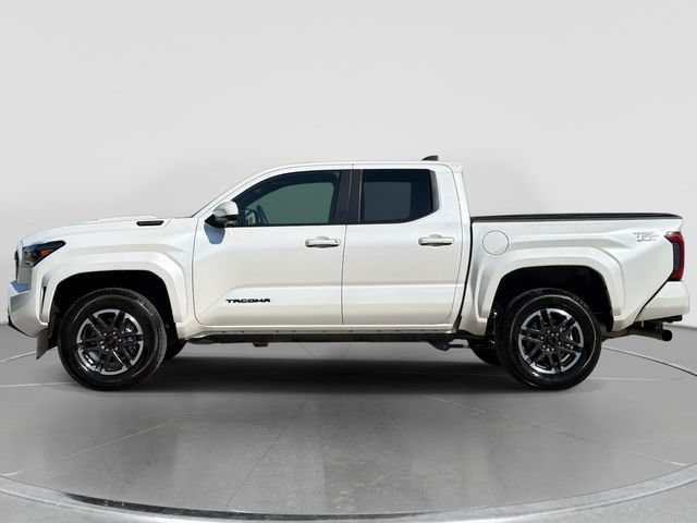 Used 2025 Toyota Tacoma TRD Sport AWD/4WD image 7