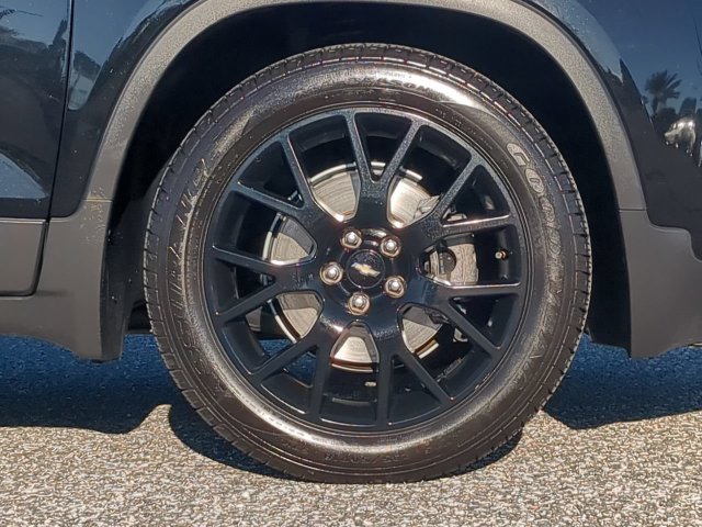 Used 2021 Chevrolet Trax LT w/ Midnight Edition FWD image 11