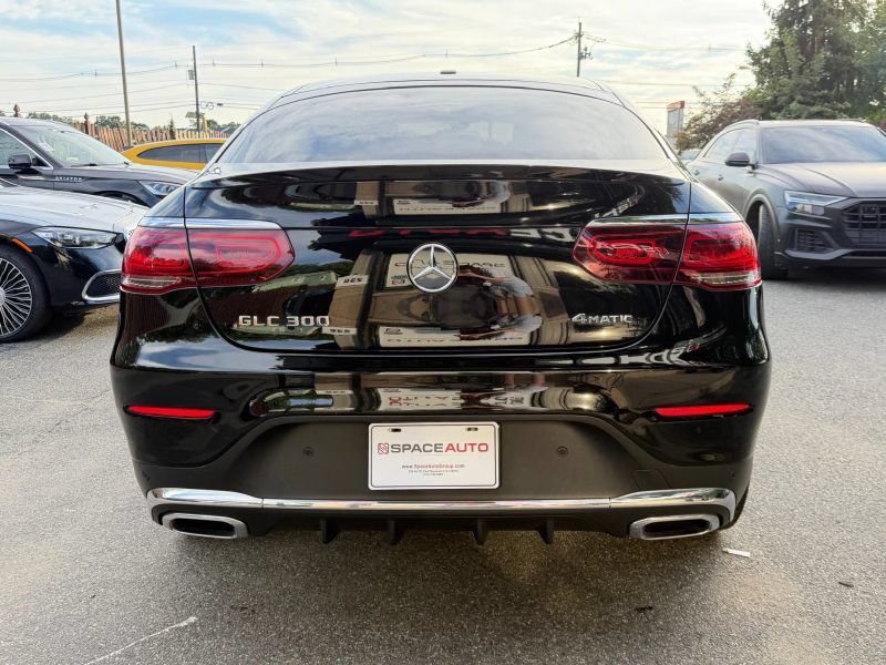 Used 2020 Mercedes-Benz GLC 300 4MATIC Coupe image 7