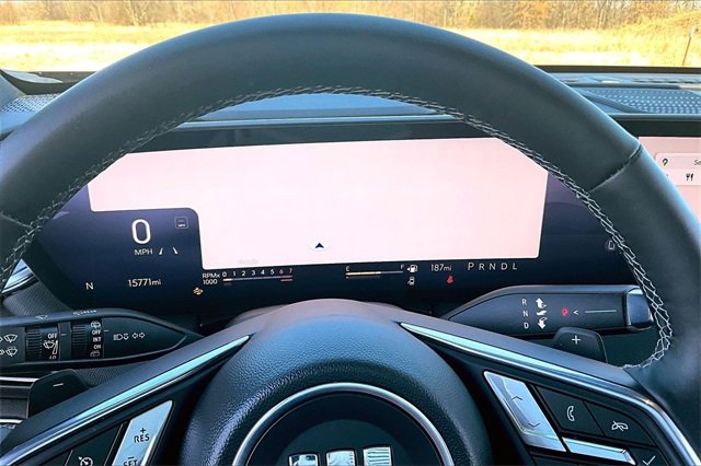 Used 2025 Buick Enclave Preferred image 13