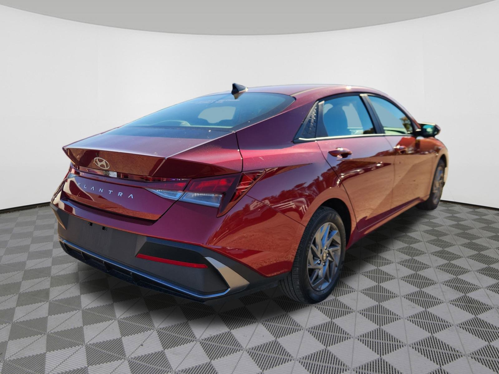 Certified 2024 Hyundai Elantra SEL image 4