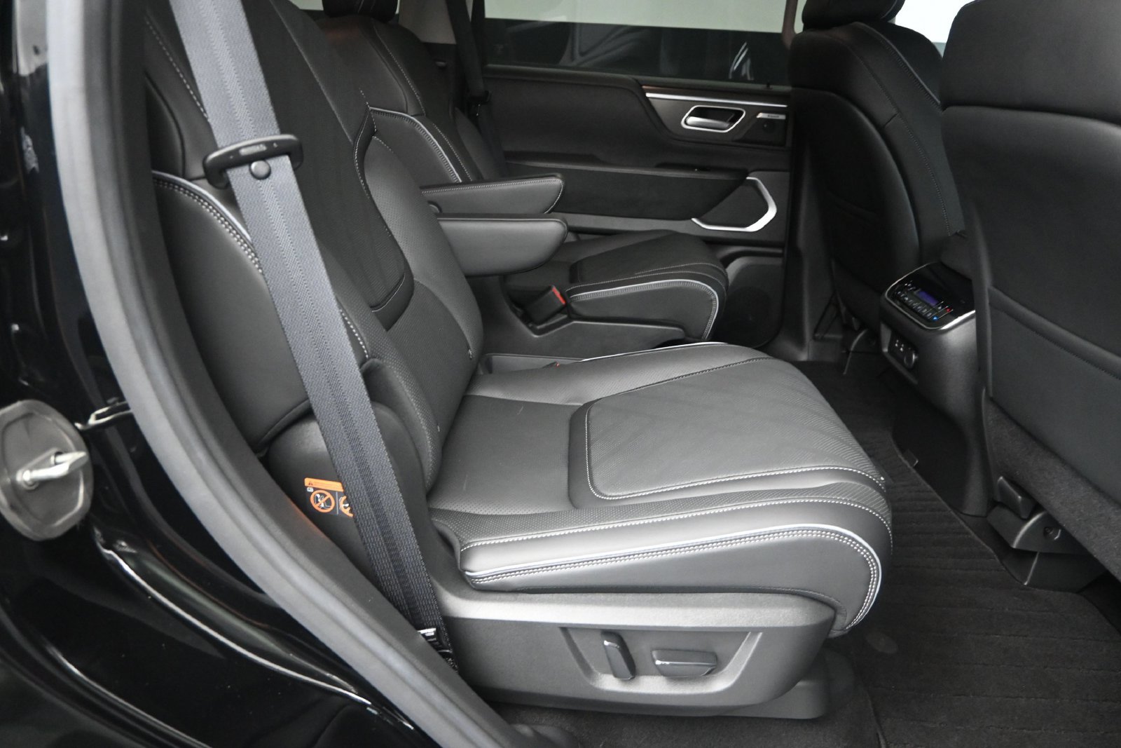 Certified 2025 INFINITI QX80 Luxe RWD image 23