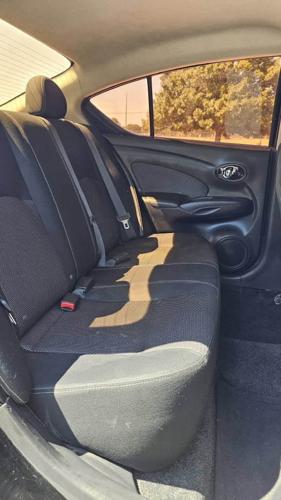 Used 2014 Nissan Versa SV FWD image 10