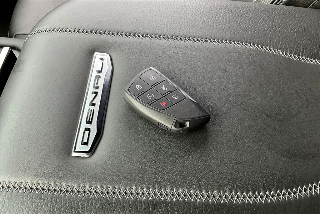 Used 2026 GMC Yukon Denali w/ Denali Reserve Package AWD/4WD image 37