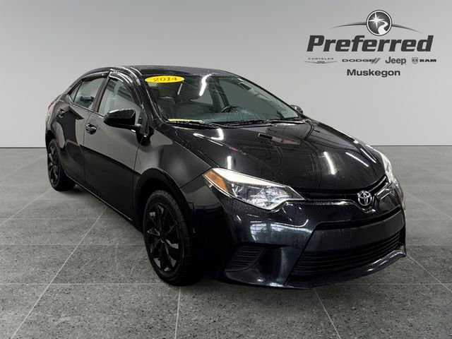 Used 2014 Toyota Corolla LE image 1