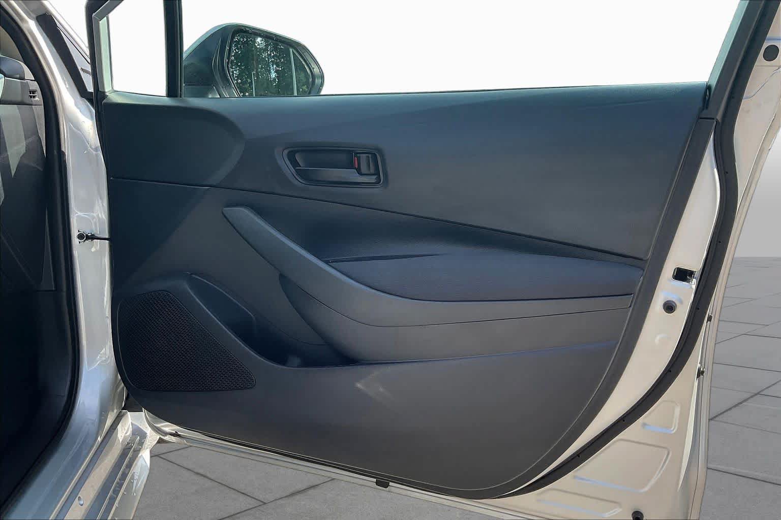 Used 2026 Toyota Corolla LE FWD image 22