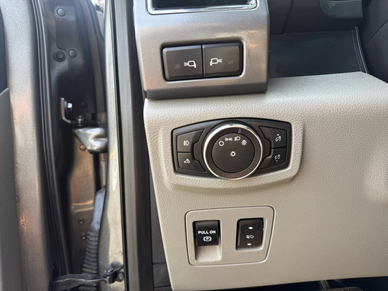 Used 2018 Ford F150 XLT w/ Equipment Group 302A Luxury AWD/4WD image 47