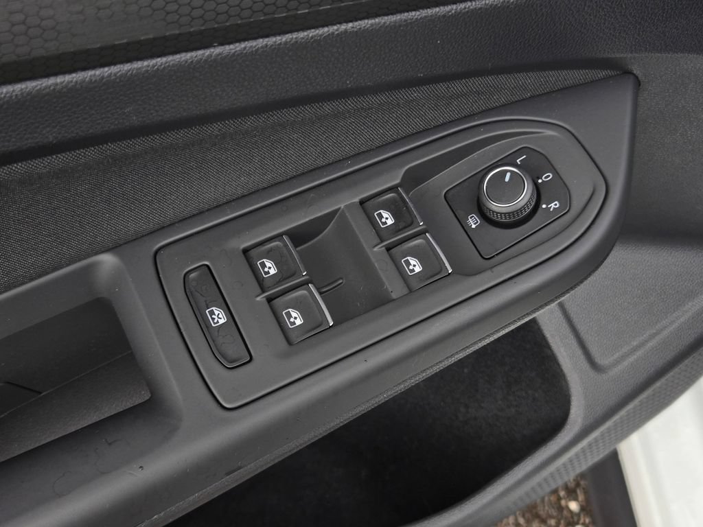 Used 2022 Volkswagen GTI SE FWD image 13