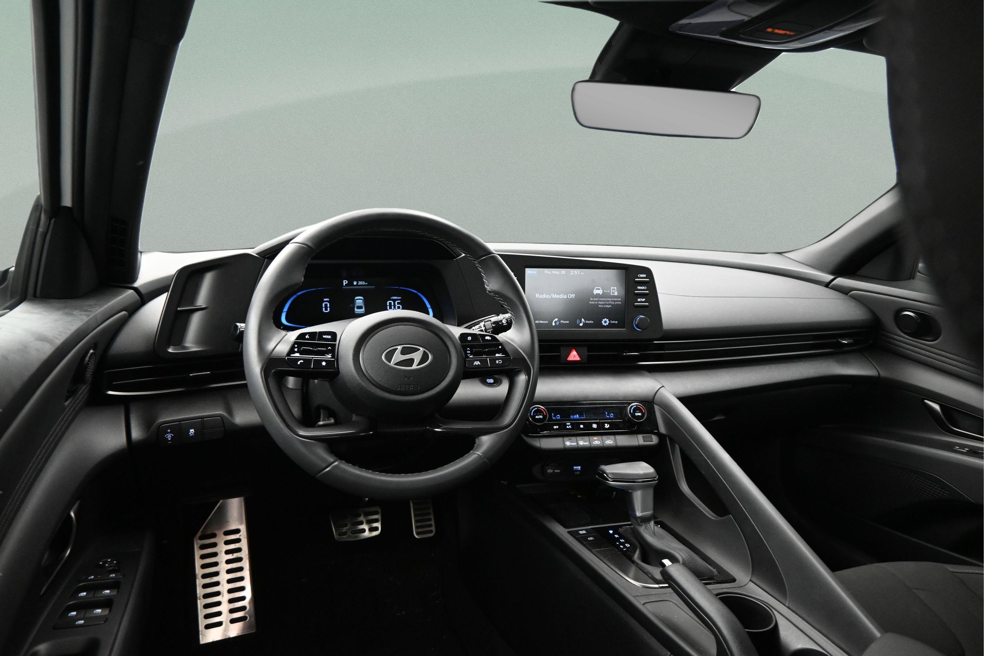 Used 2025 Hyundai Elantra Sport FWD image 35