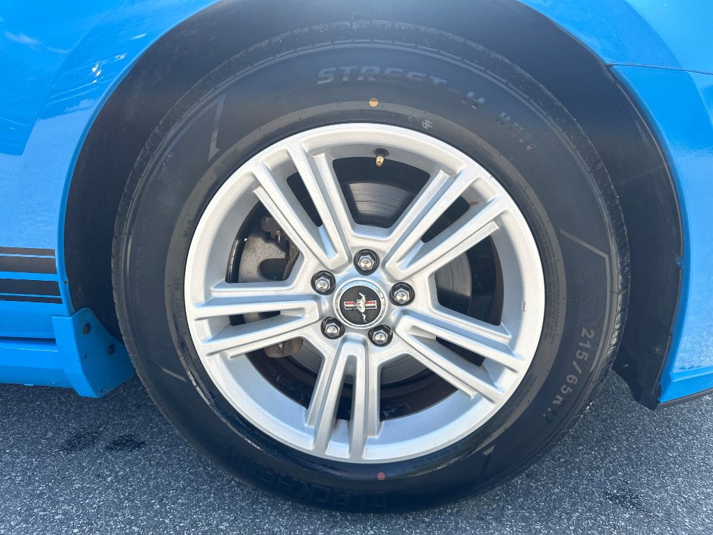 Used 2013 Ford Mustang Convertible image 40