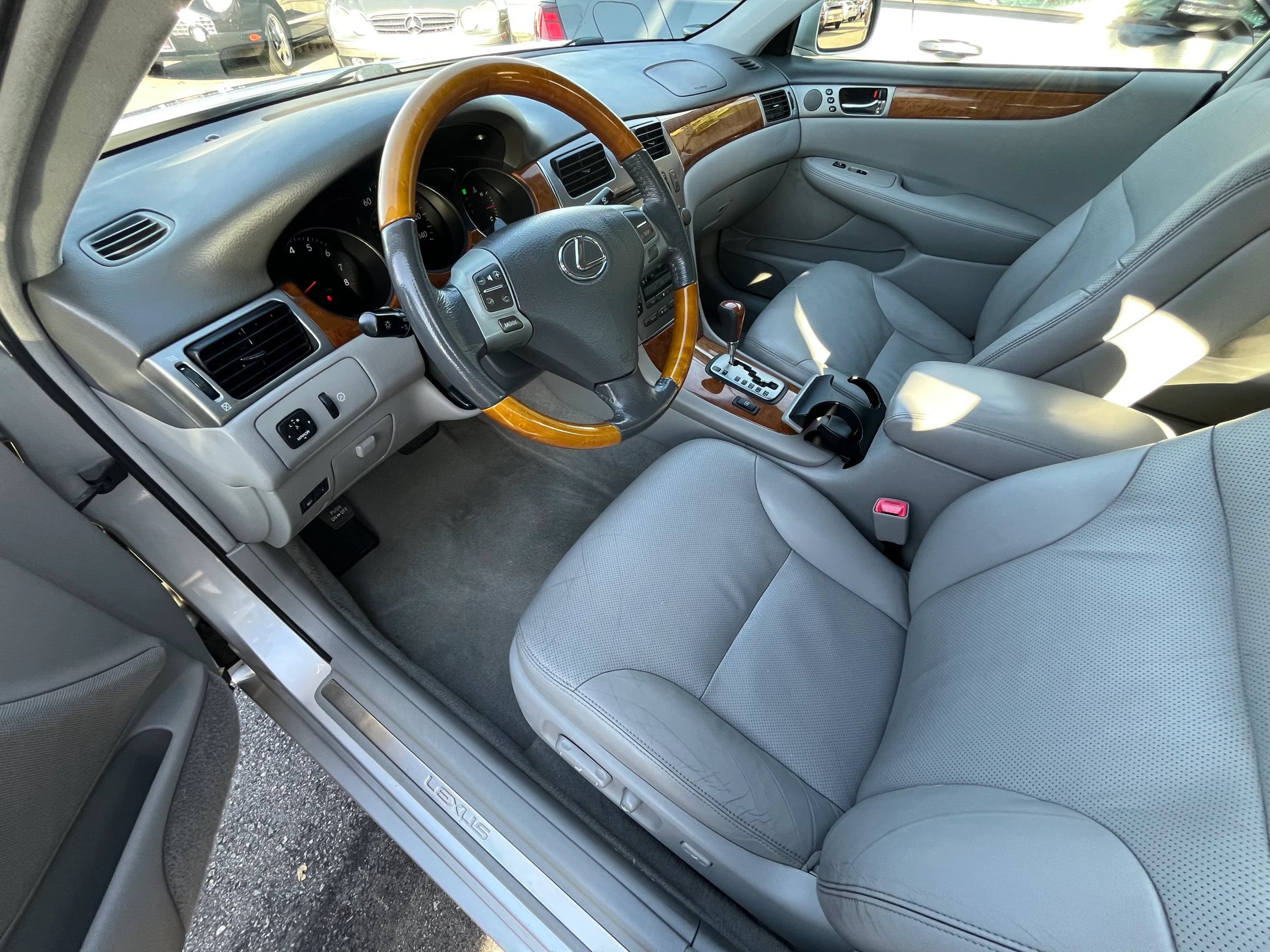Used 2006 Lexus ES 330 w/ Preferred Accessory Pkg FWD image 10