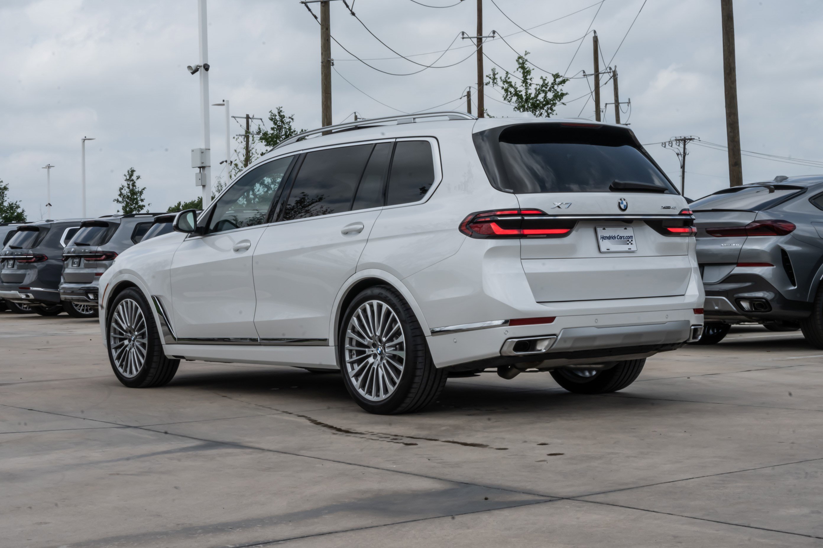 Certified 2025 BMW X7 xDrive40i w/ Executive Package image 7