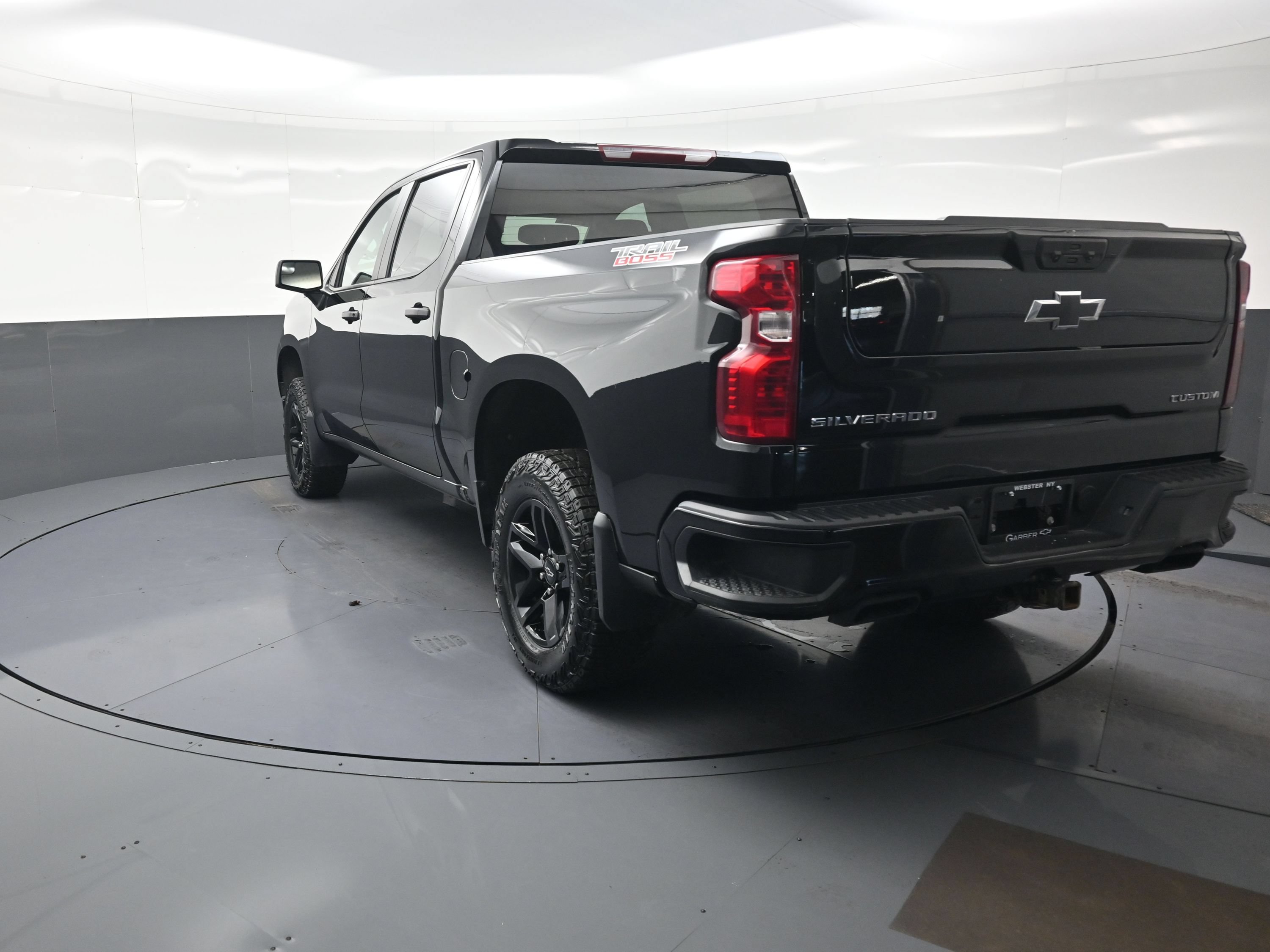 Used 2025 Chevrolet Silverado 1500 Custom Trail Boss AWD/4WD image 5