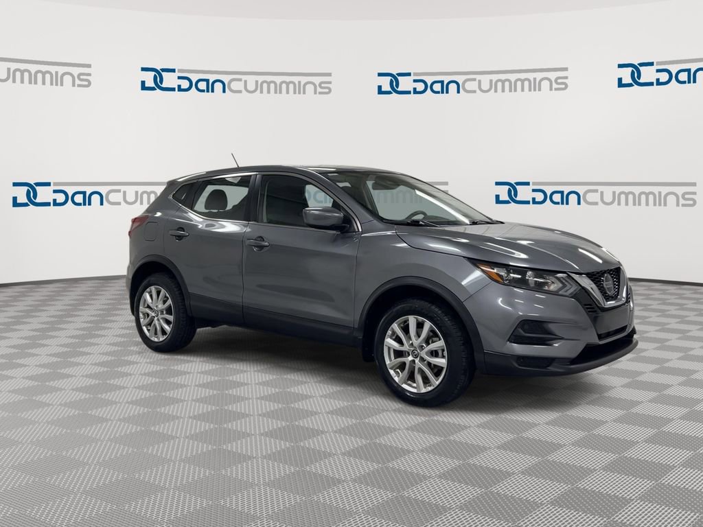 Used 2021 Nissan Rogue Sport S image 2