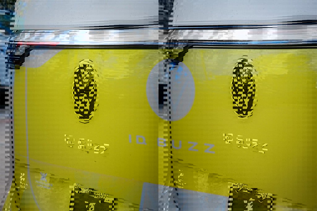 New 2025 Volkswagen ID. Buzz Pro S Plus image 8