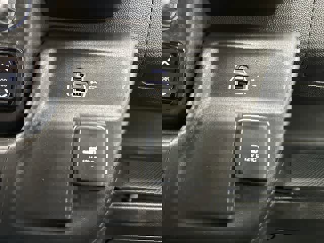 Used 2025 RAM ProMaster 2500 w/ Convenience Group image 23