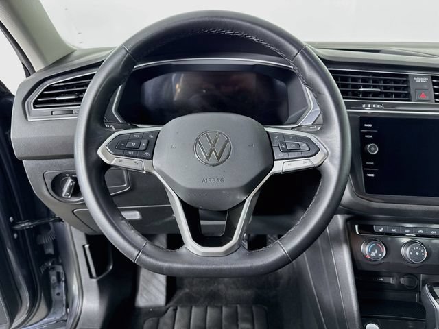 Used 2024 Volkswagen Tiguan SE FWD image 12