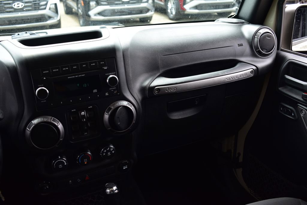 Used 2018 Jeep Wrangler Unlimited Sport S AWD/4WD image 28