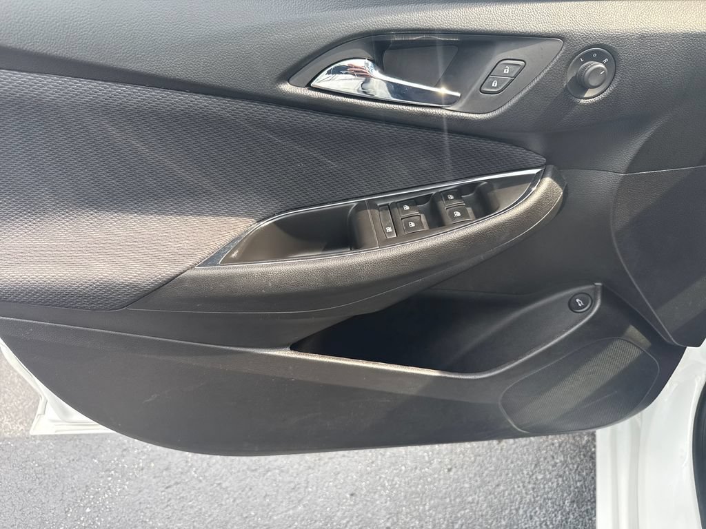Used 2018 Chevrolet Cruze LT FWD image 20