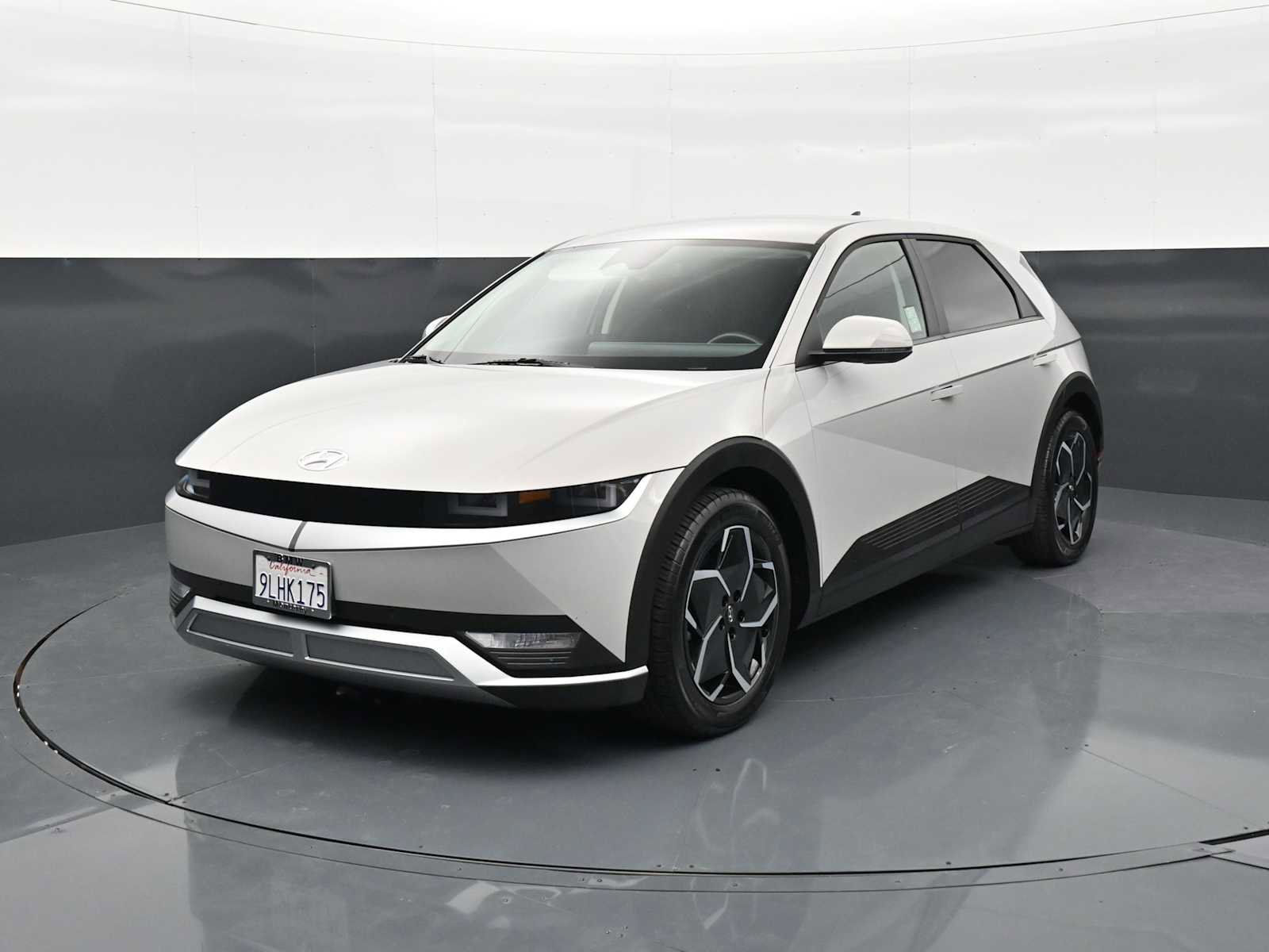 Used 2024 Hyundai Ioniq 5 SEL image 1