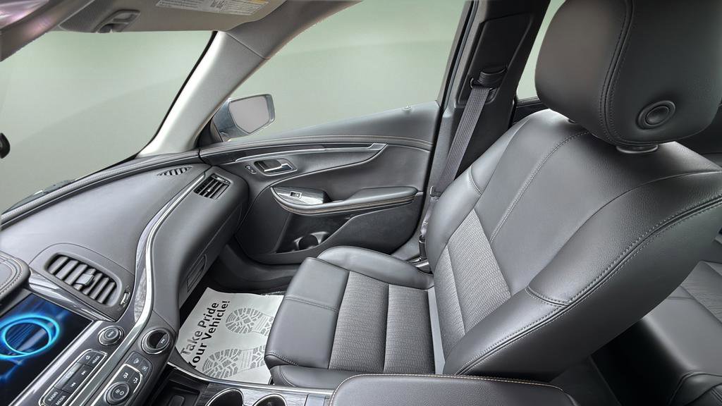 Used 2016 Chevrolet Impala LT w/ Convenience Package image 16