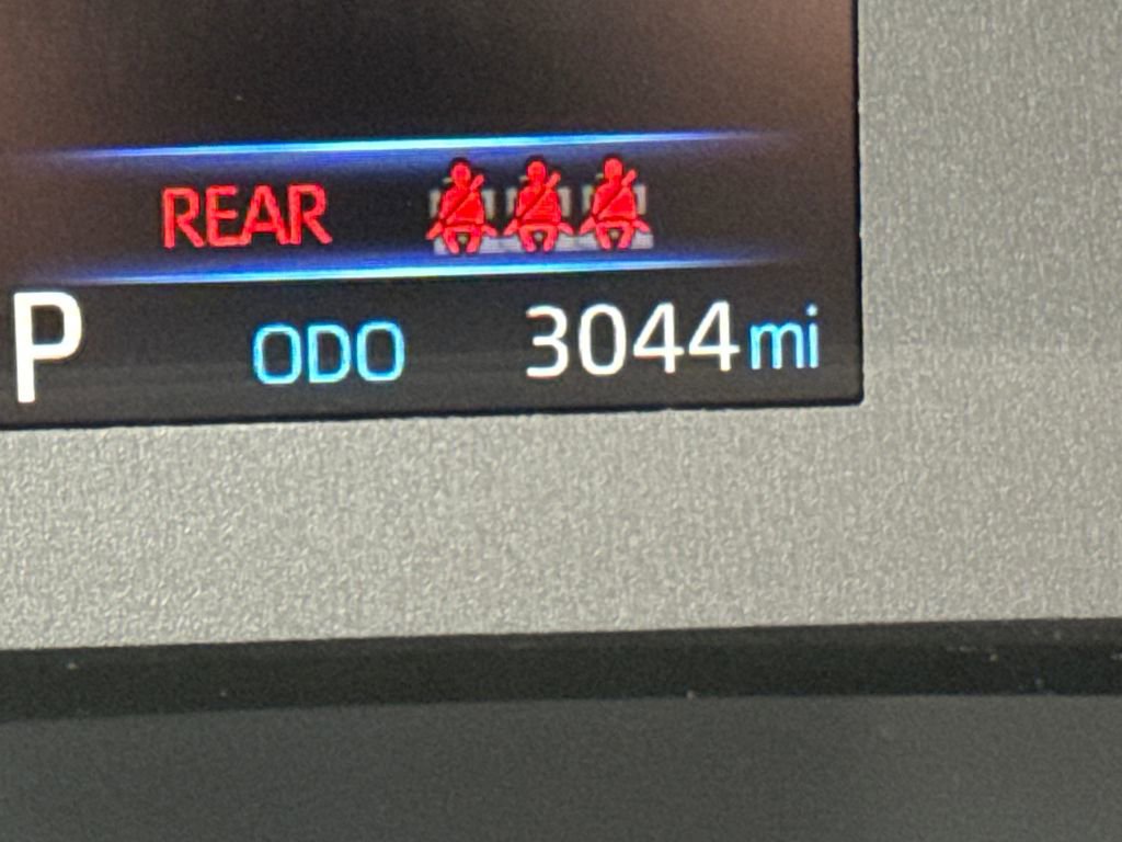 Used 2025 Toyota Corolla Cross LE w/ Moonroof Package image 18