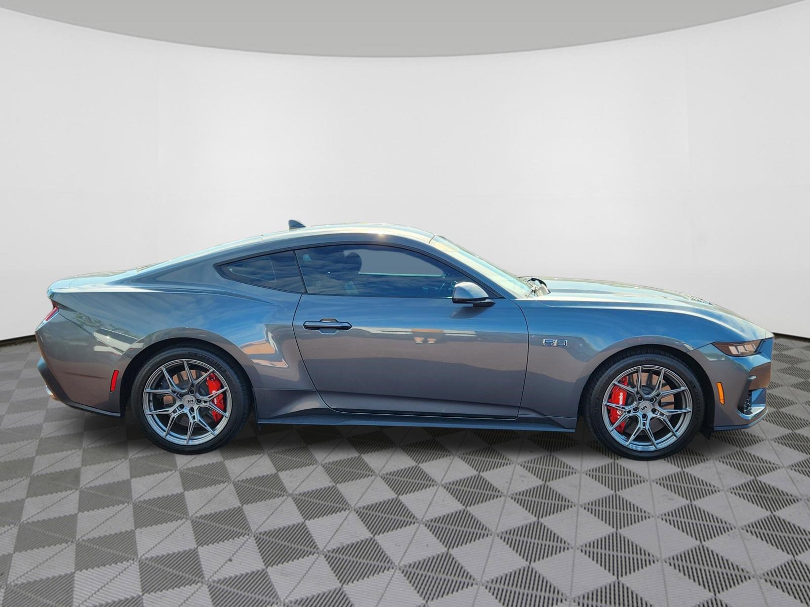 Used 2025 Ford Mustang GT Premium RWD image 6