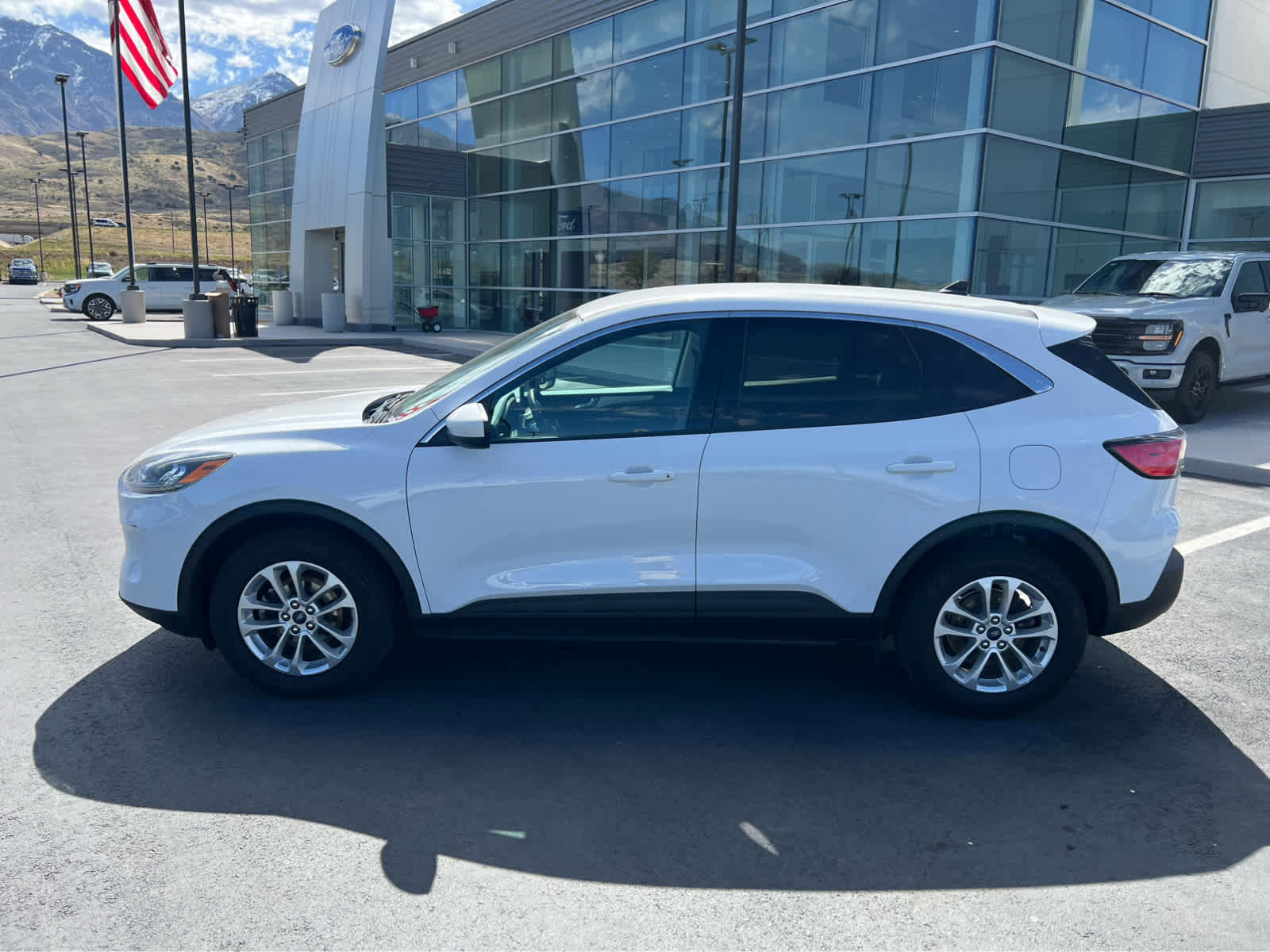 Used 2021 Ford Escape SE w/ Cold Weather Package image 12