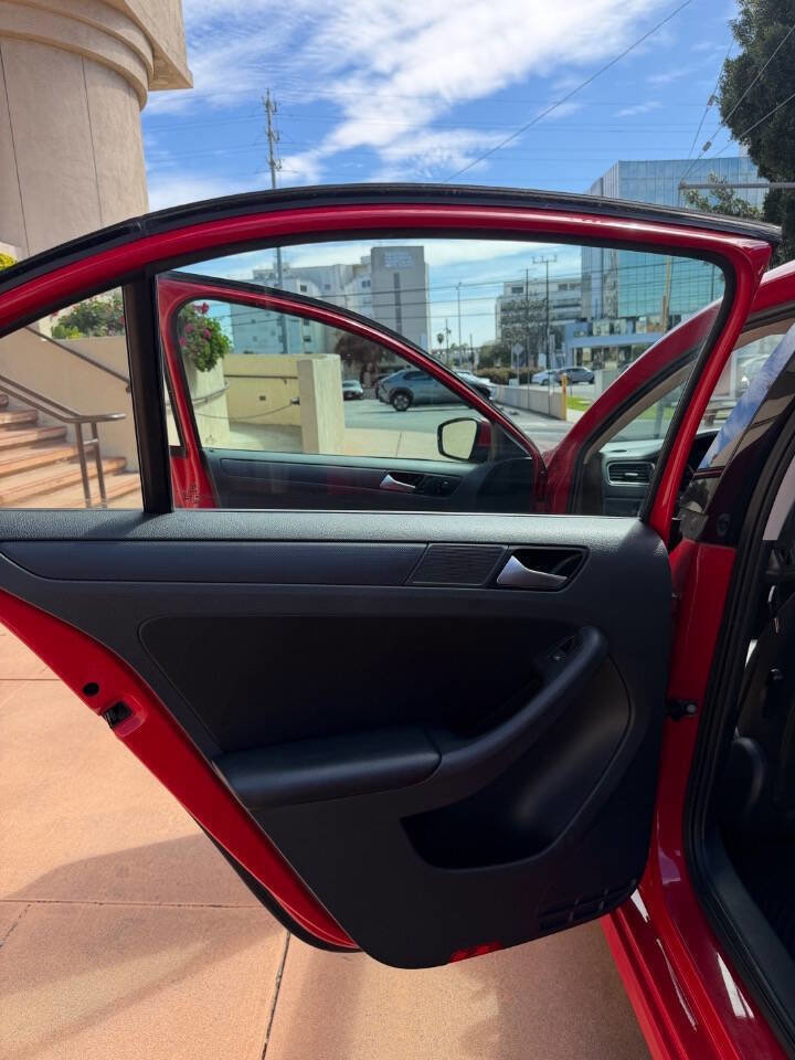 Used 2014 Volkswagen Jetta SE image 30