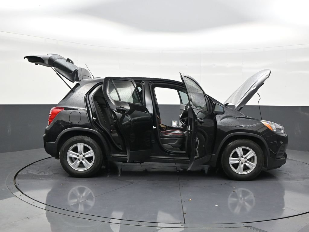 Used 2020 Chevrolet Trax LS FWD image 29