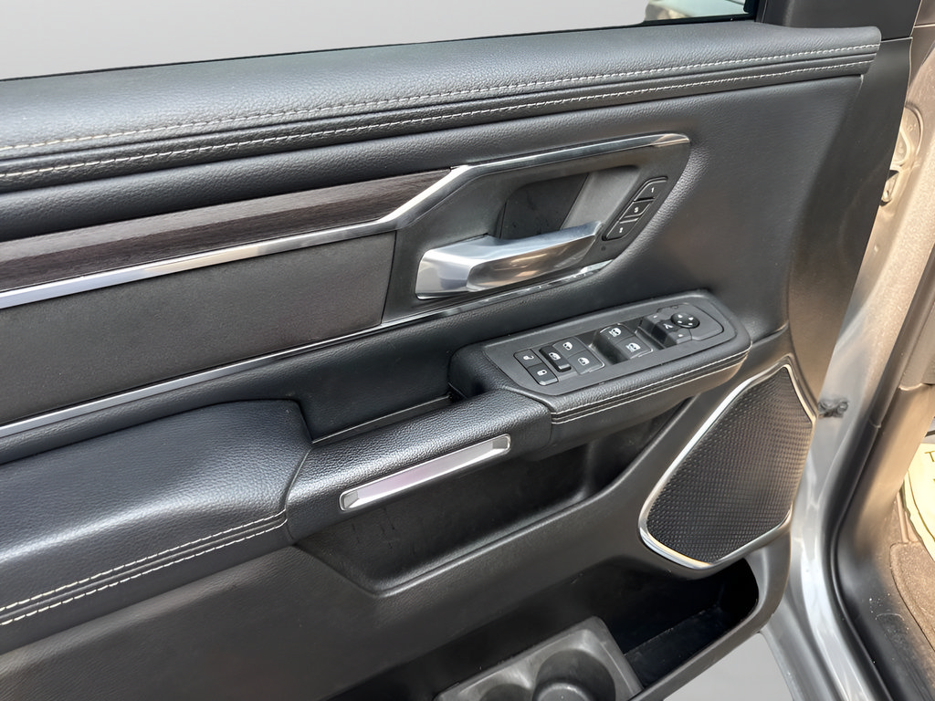 Used 2025 RAM 1500 Laramie w/ Sport Appearance Package AWD/4WD image 13