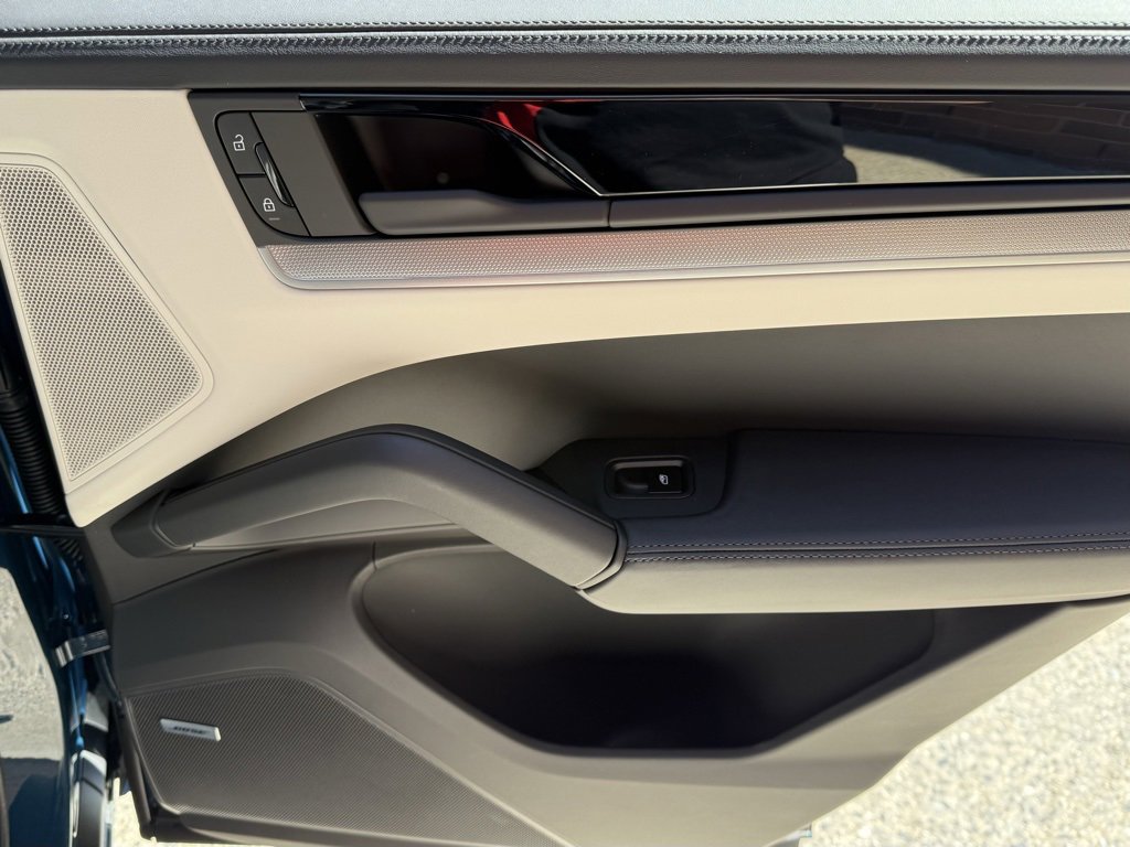 New 2026 Porsche Cayenne Coupe image 24