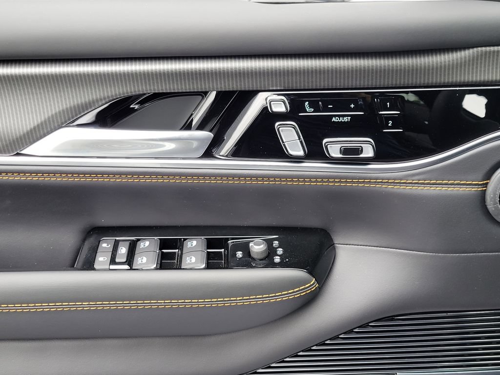 New 2026 Jeep Grand Wagoneer Summit AWD/4WD image 17