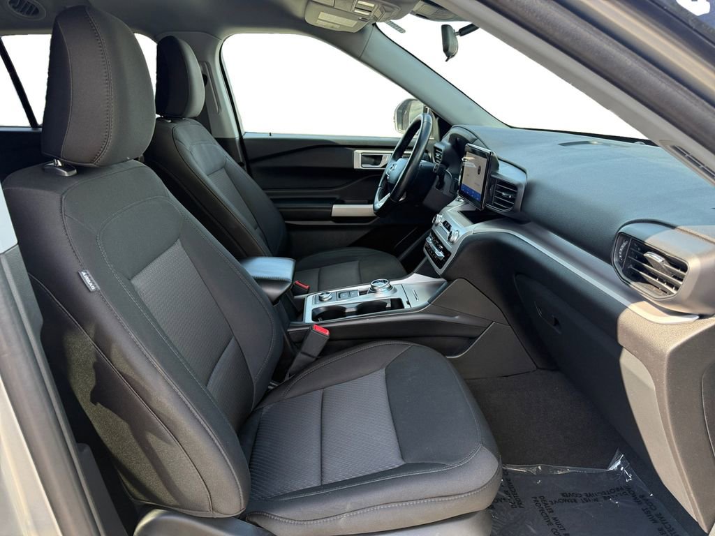 Used 2023 Ford Explorer XLT image 15